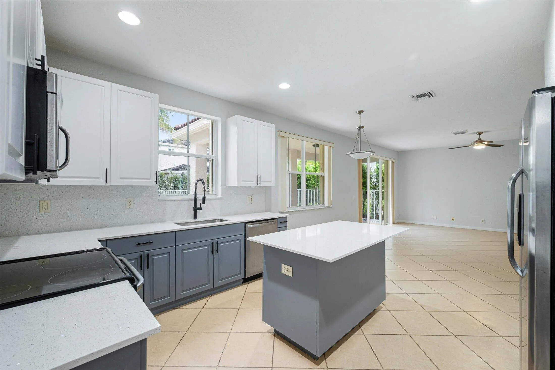 10-890 Hawthorn Terrace, Weston-17