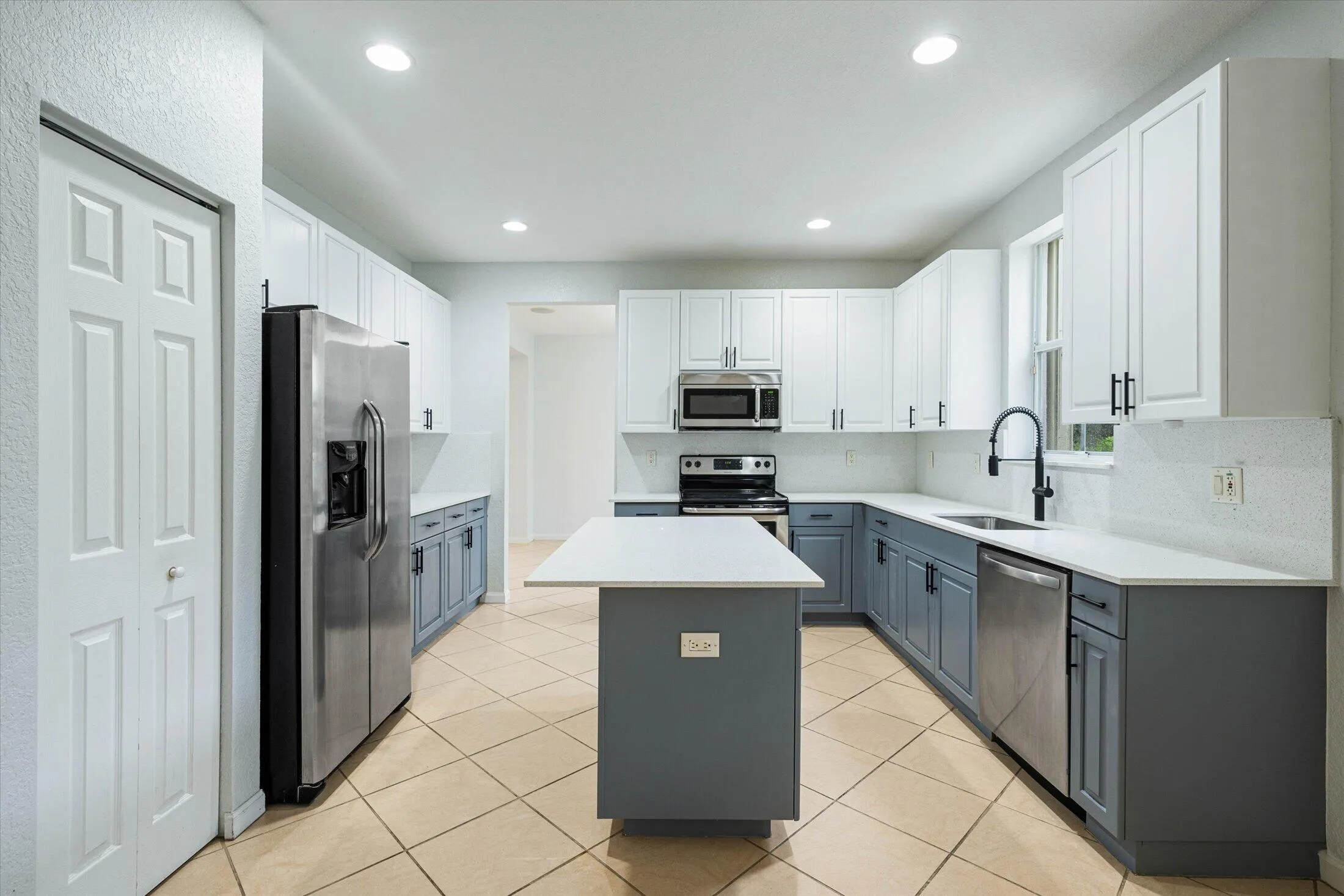 12-890 Hawthorn Terrace, Weston-14