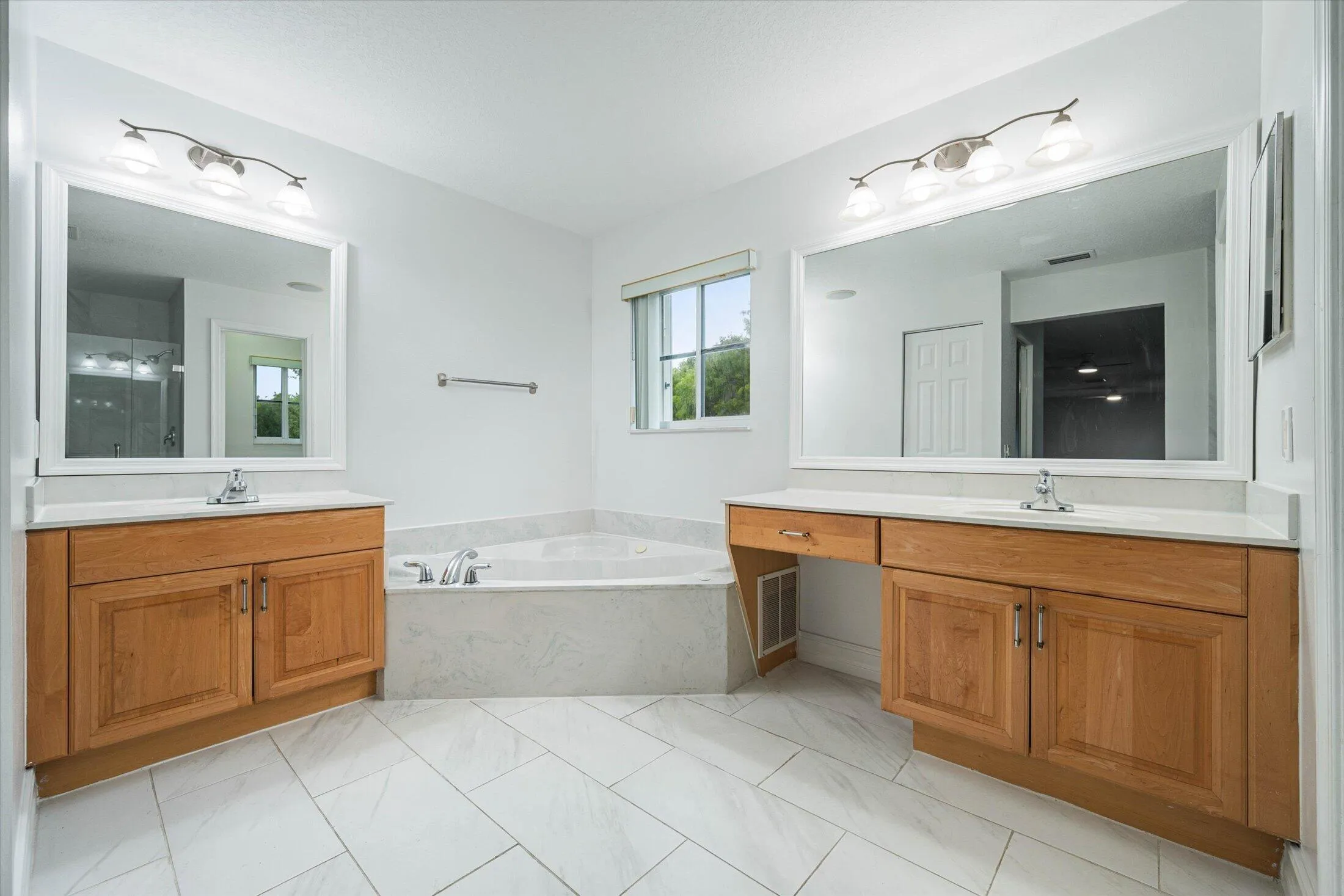 35-890 Hawthorn Terrace, Weston-36