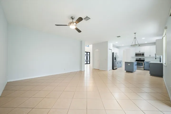 17-890 Hawthorn Terrace, Weston-21