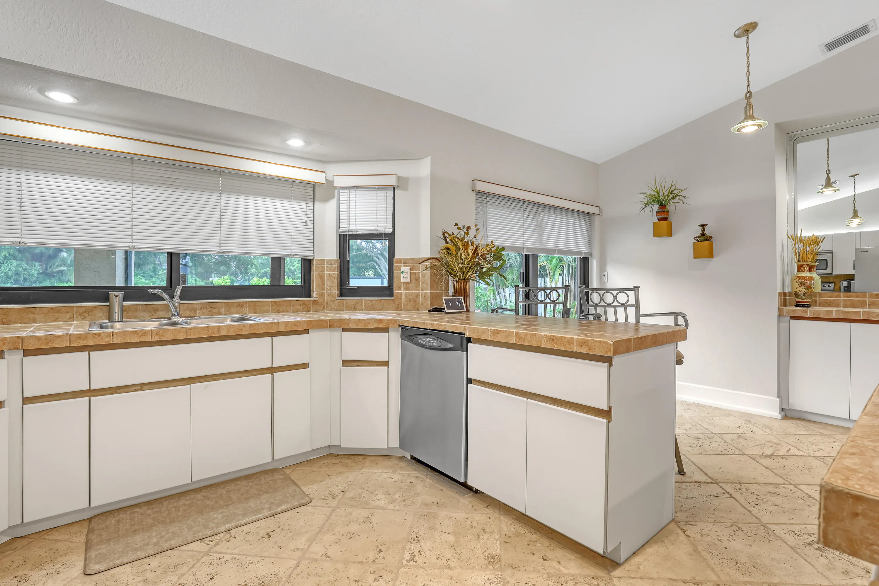 2156 Amesbury (19)