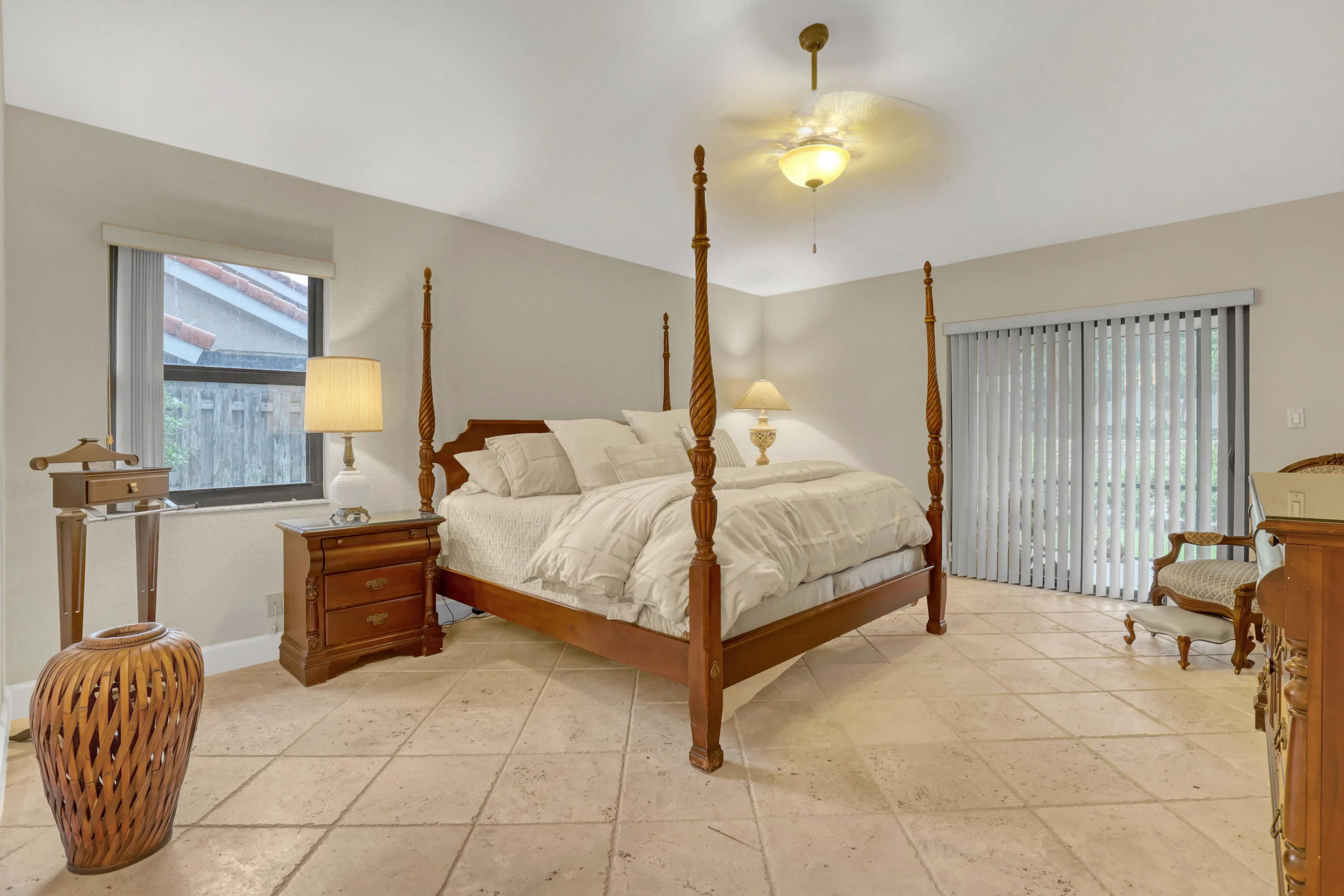 2156 Amesbury (22)