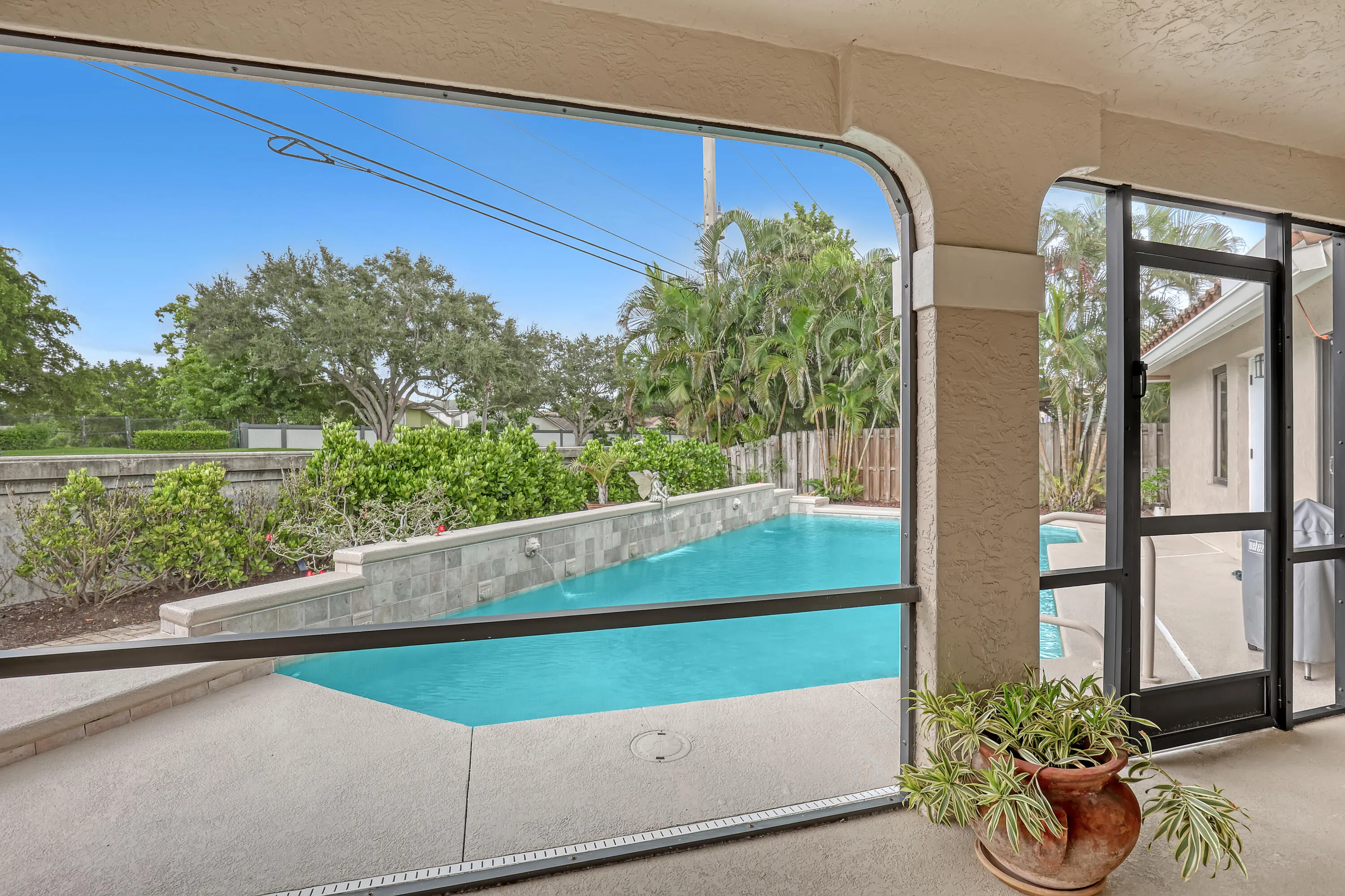 2156 Amesbury (34)
