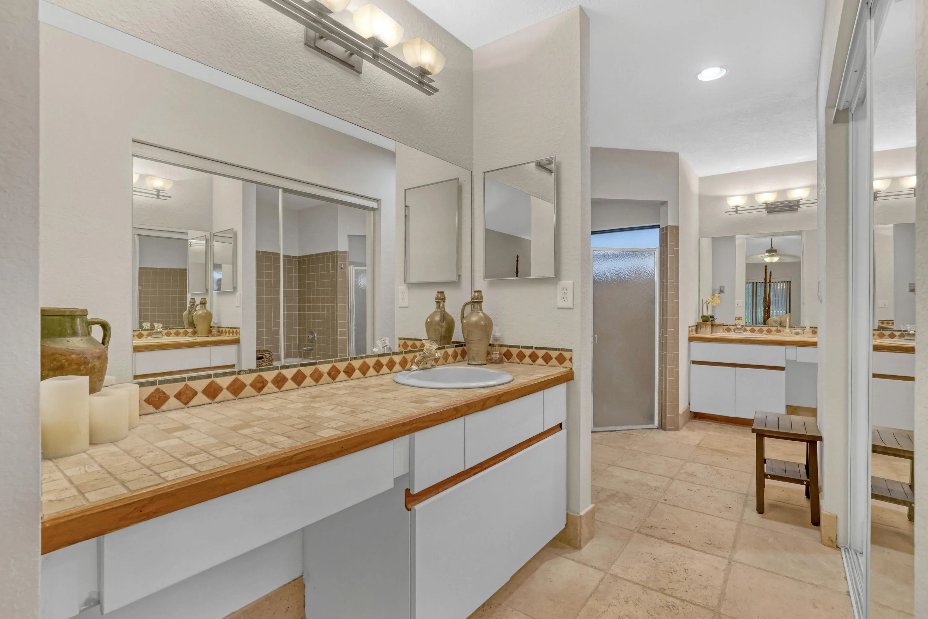 2156 Amesbury (25)