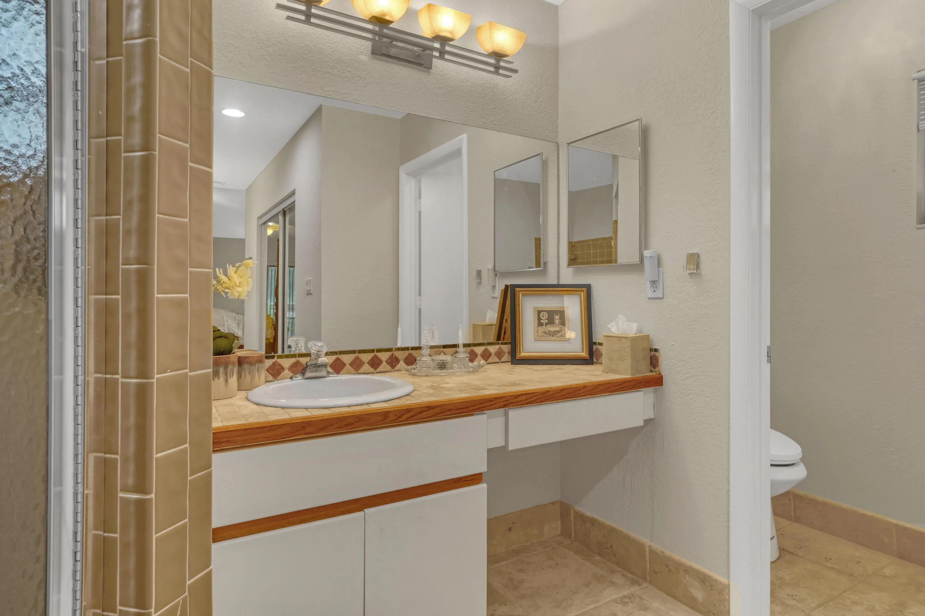 2156 Amesbury (27)