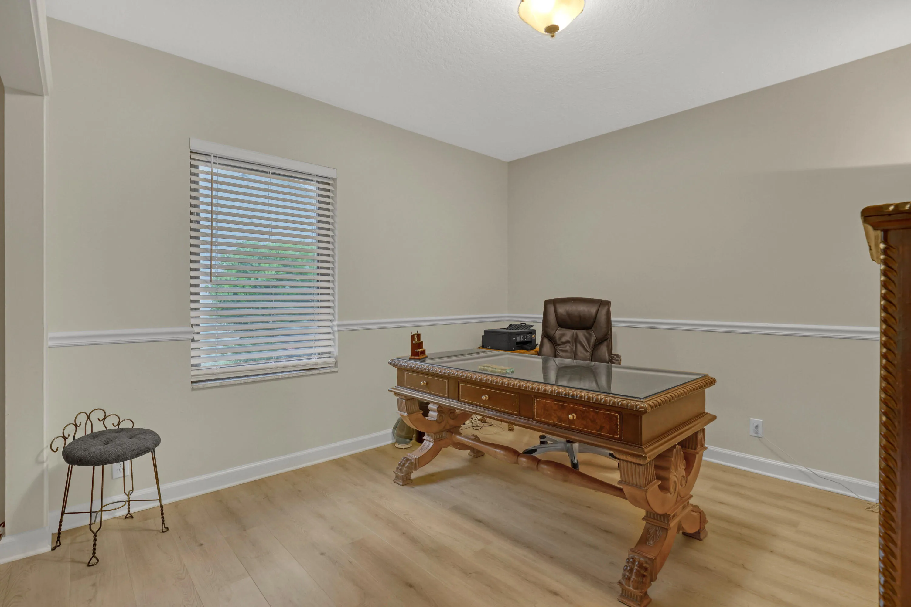2156 Amesbury (32)