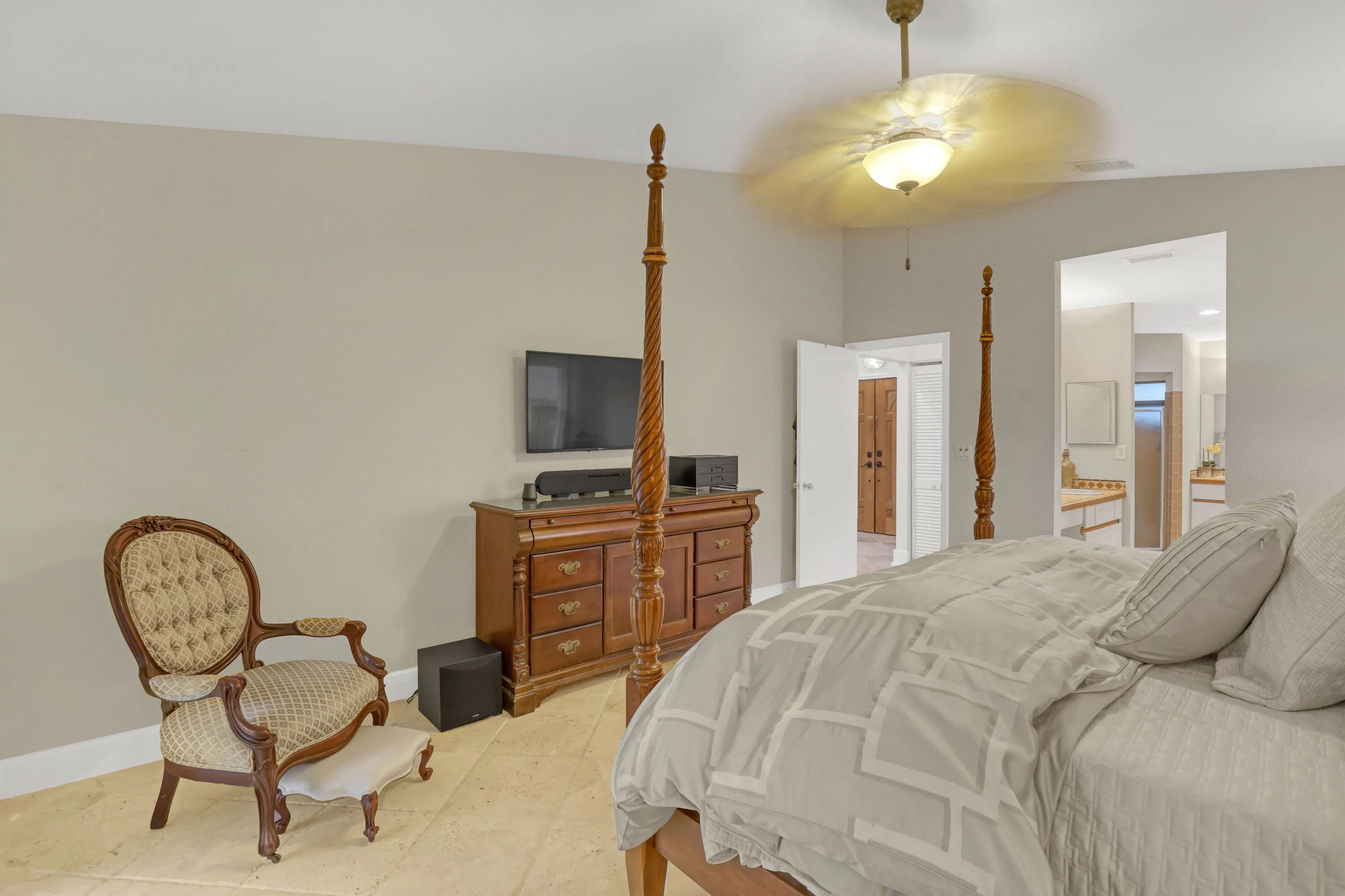 2156 Amesbury (23)