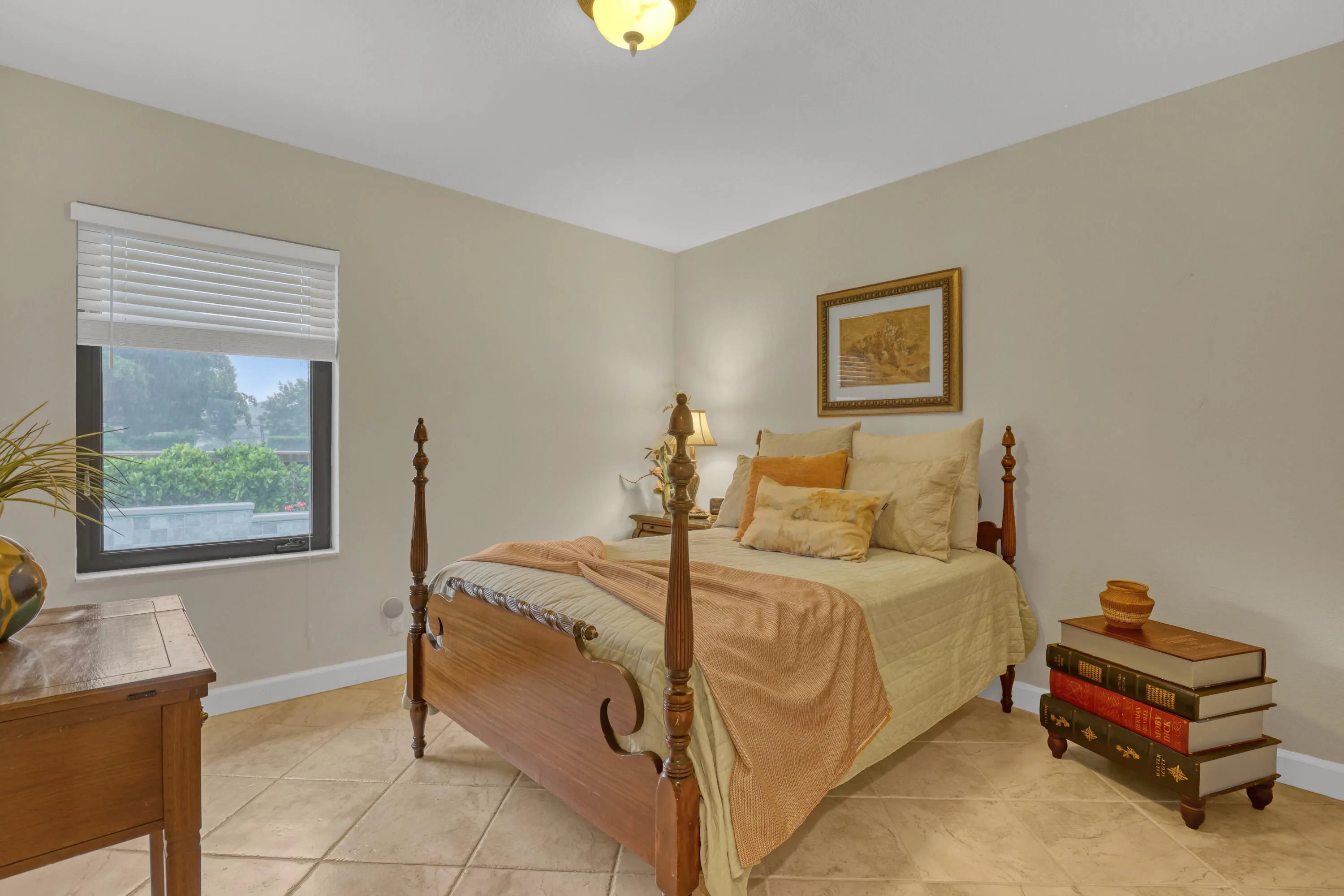 2156 Amesbury (28)