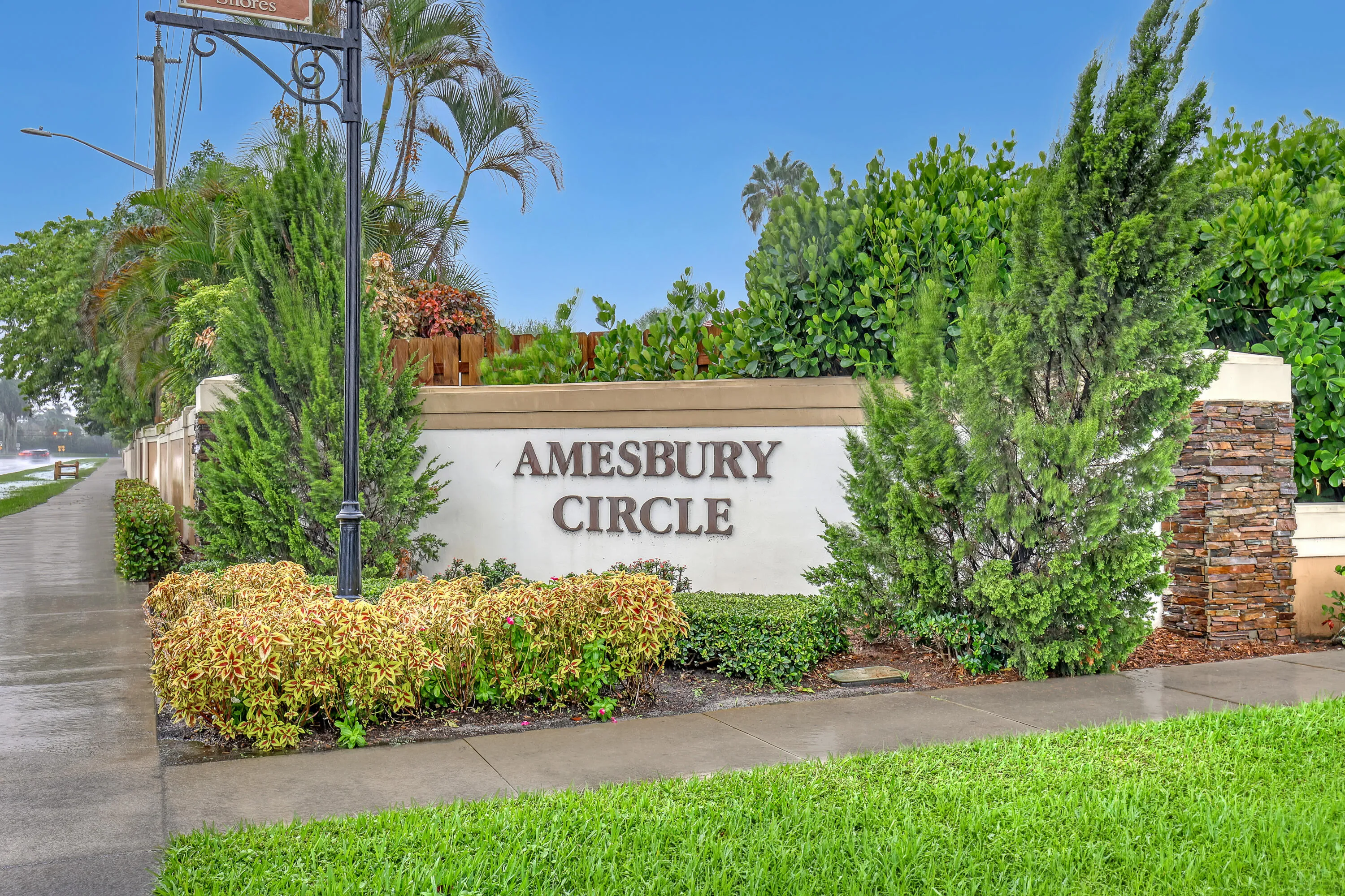 2156 Amesbury (43)