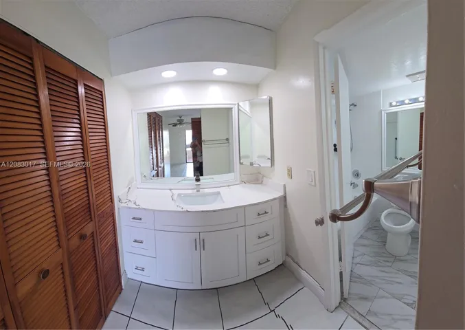 Guest Bath/Vanity