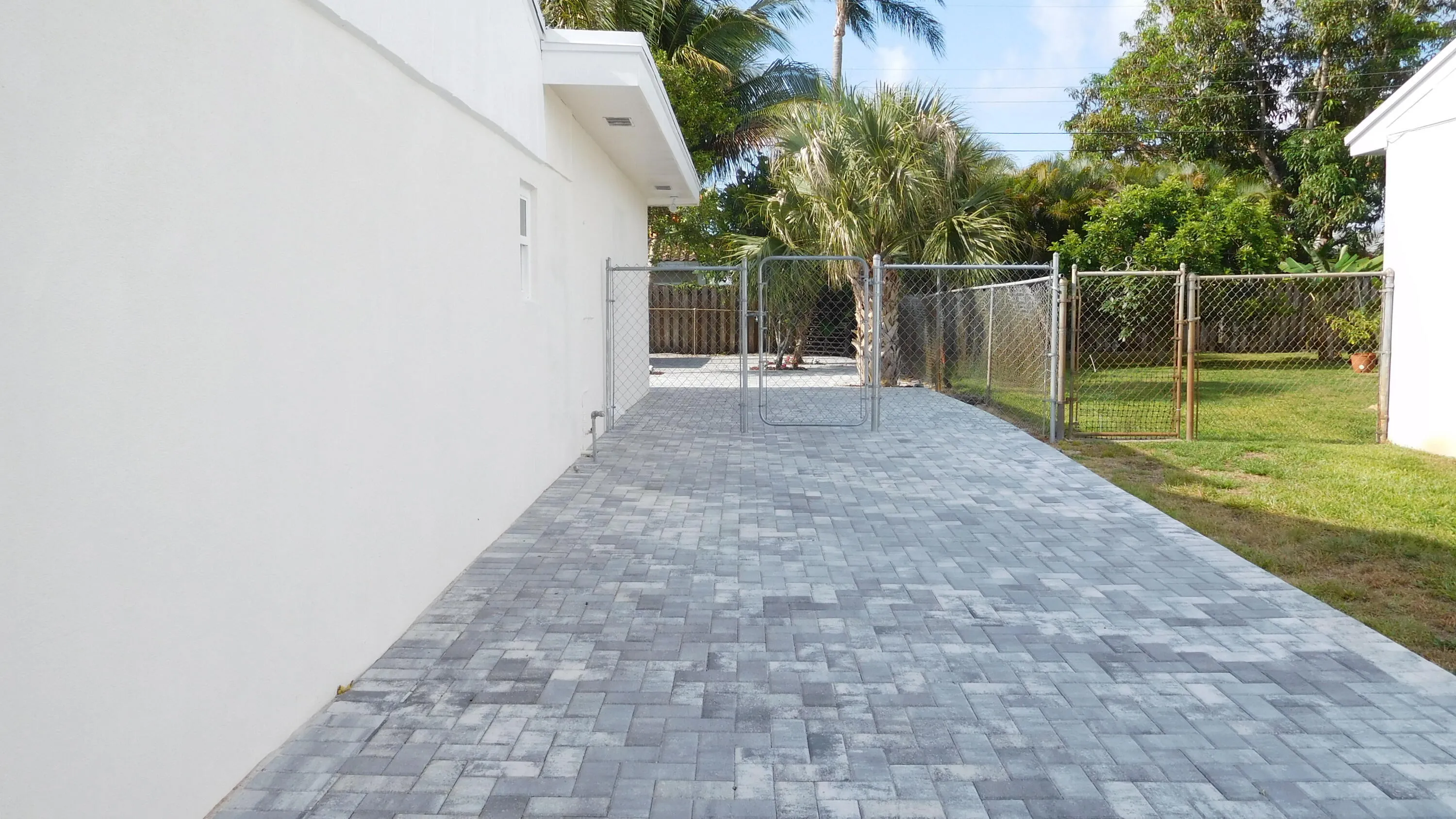 Side driveway