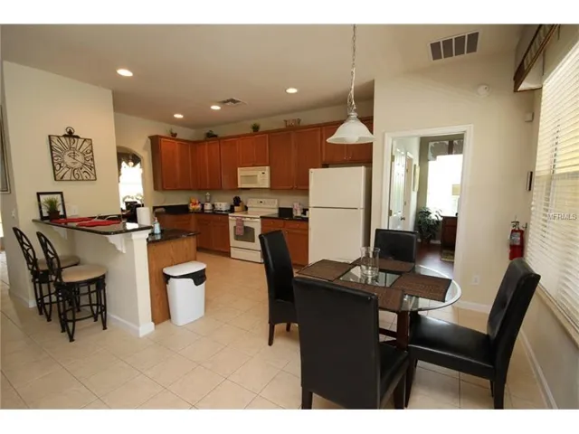 8 Kitchen 2