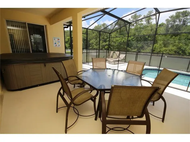 4 Pool View 1