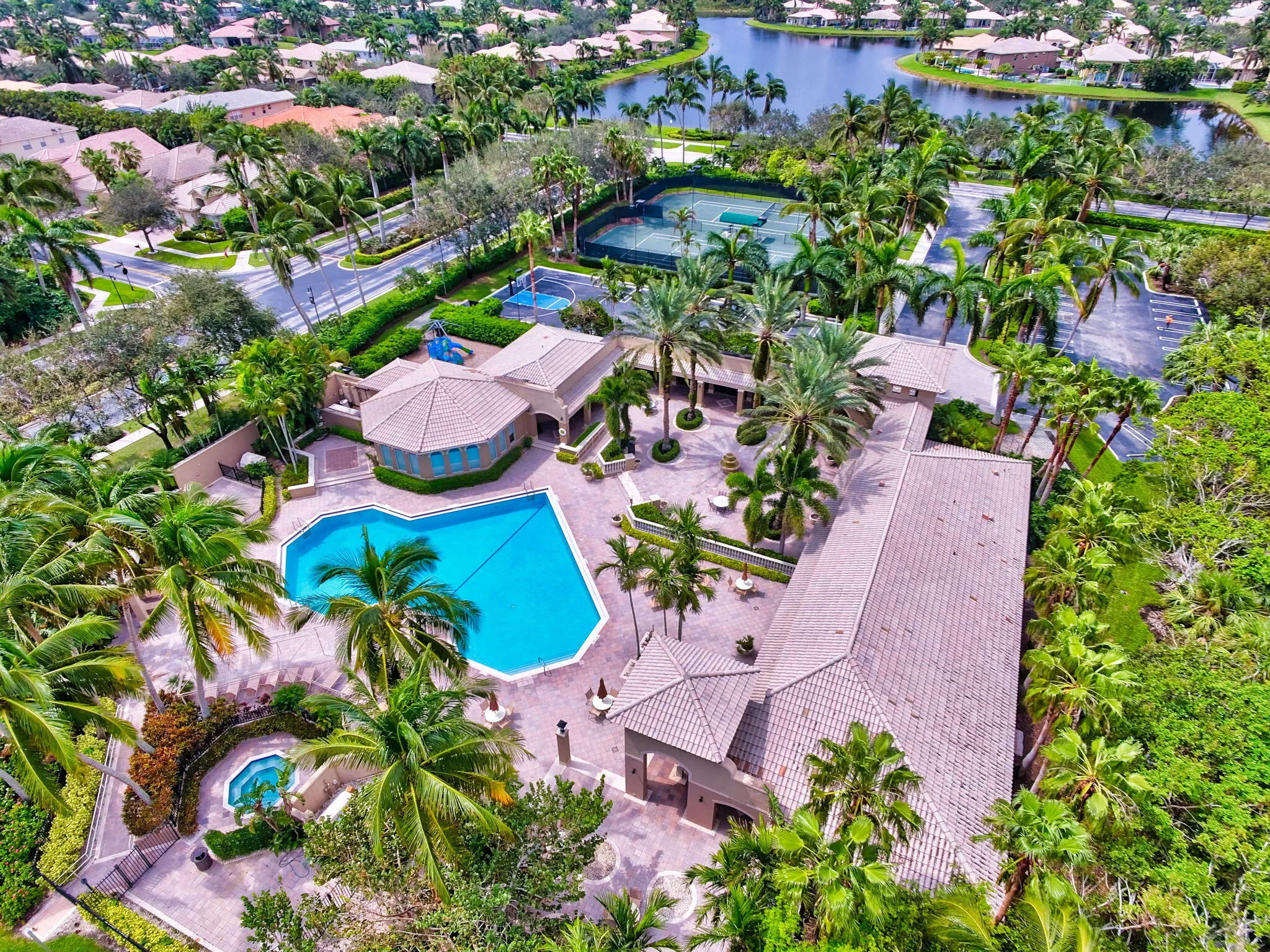 107-web-or-mls-Saturnia-4