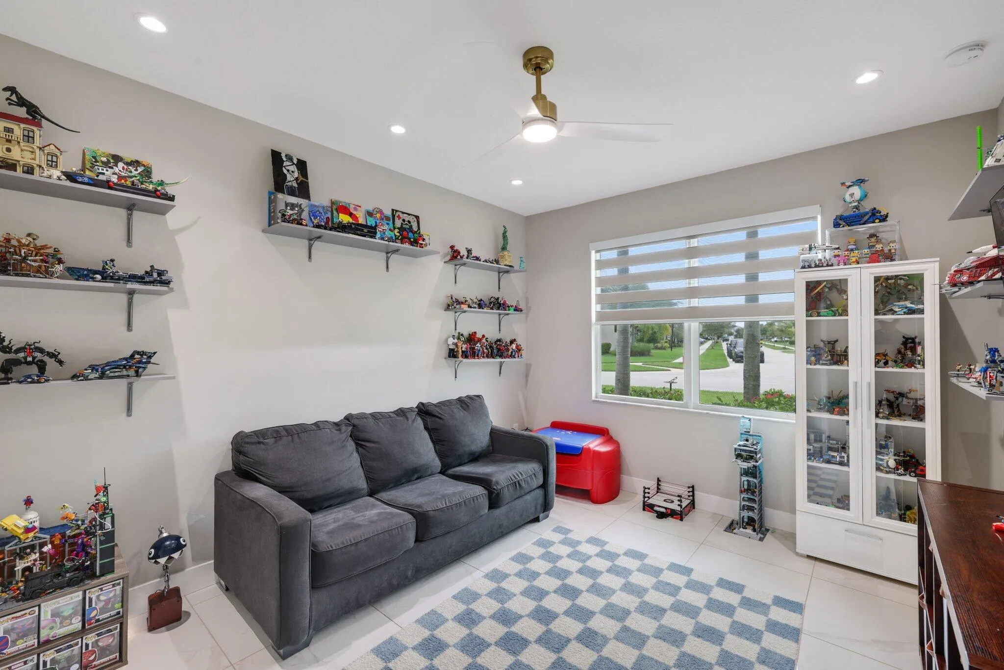 Bedroom-6/Playroom/Office