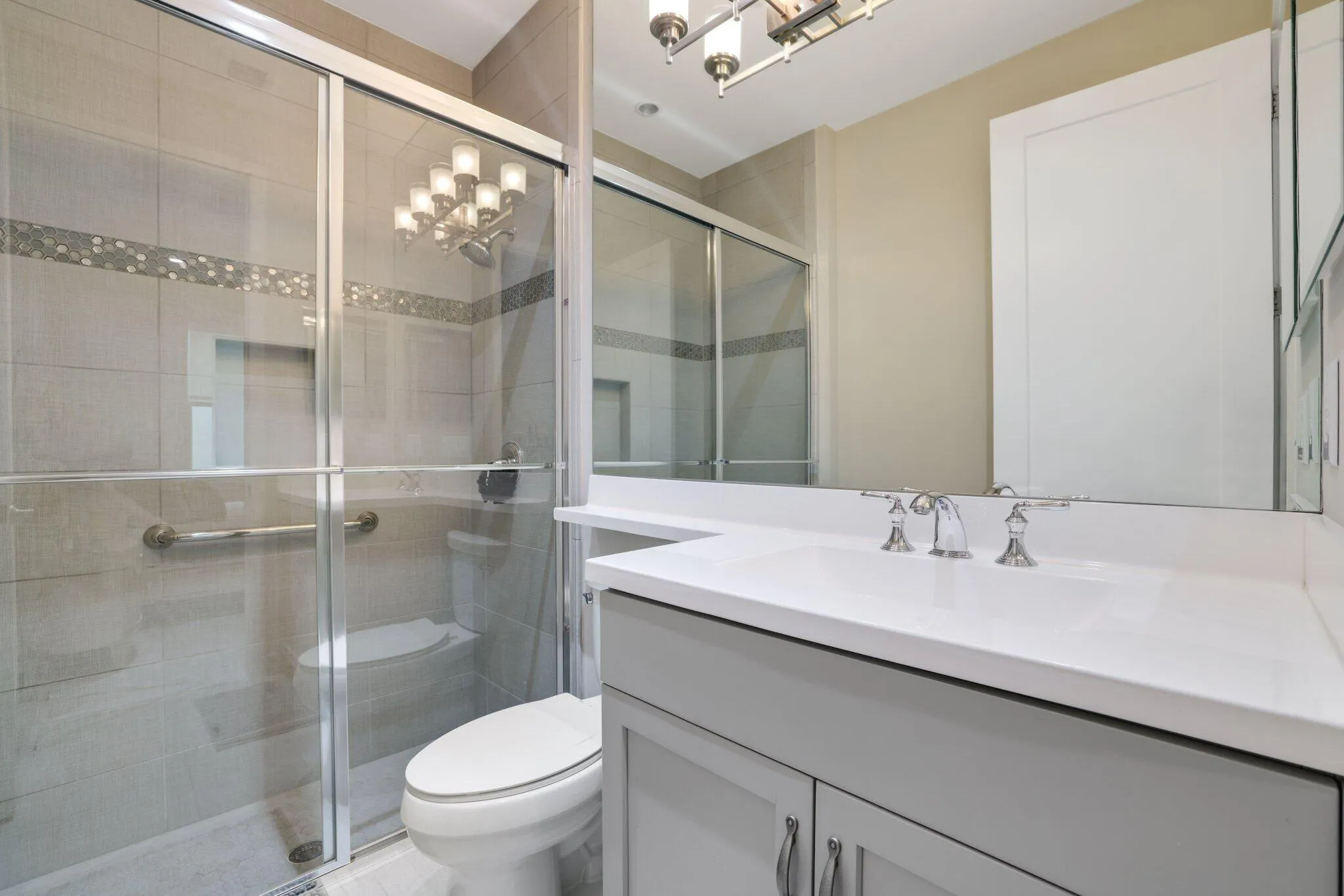 Guest Room Ensuite Bathroom - 5