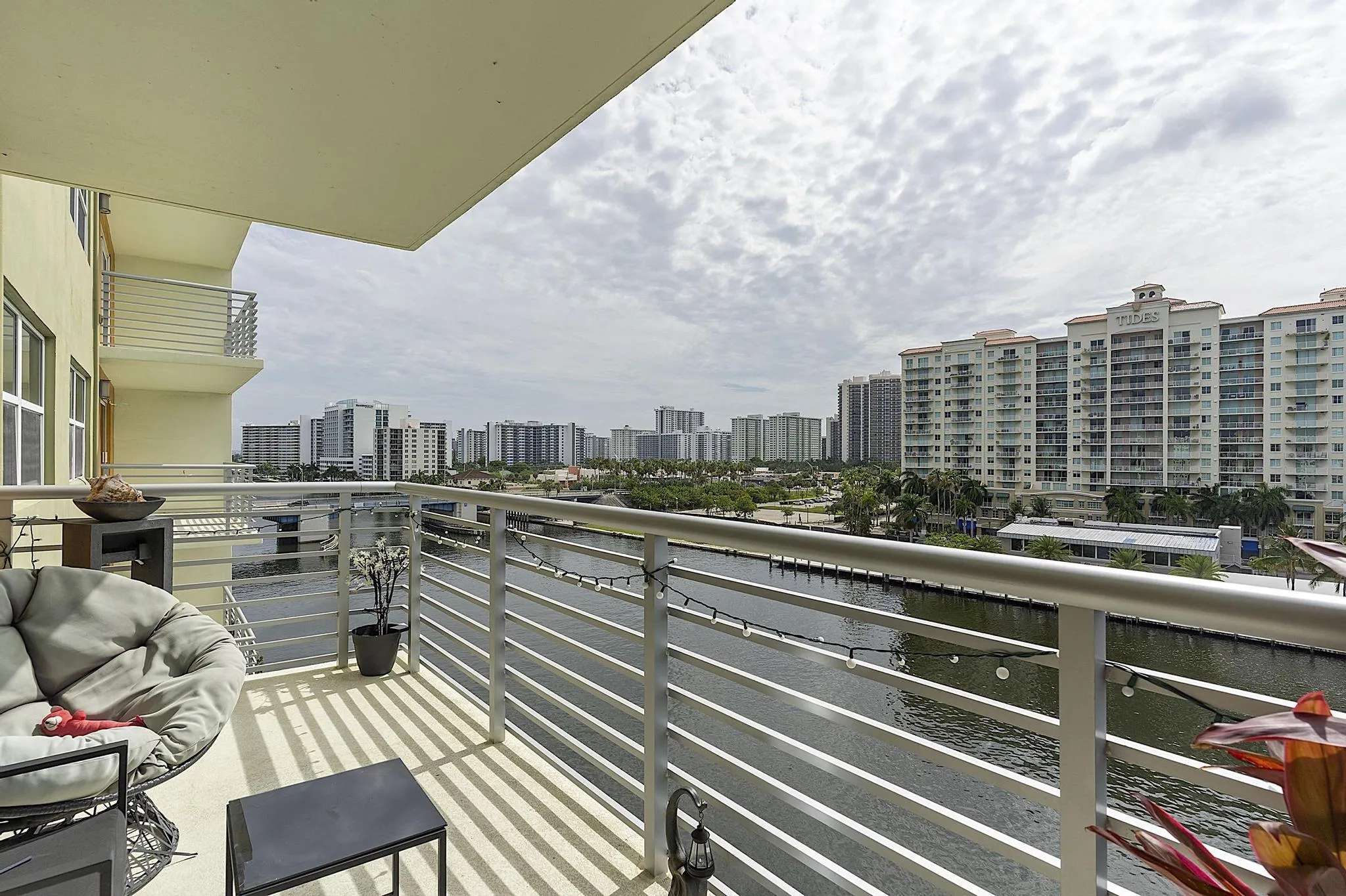 2900 NE 30th St - # 8J - 139