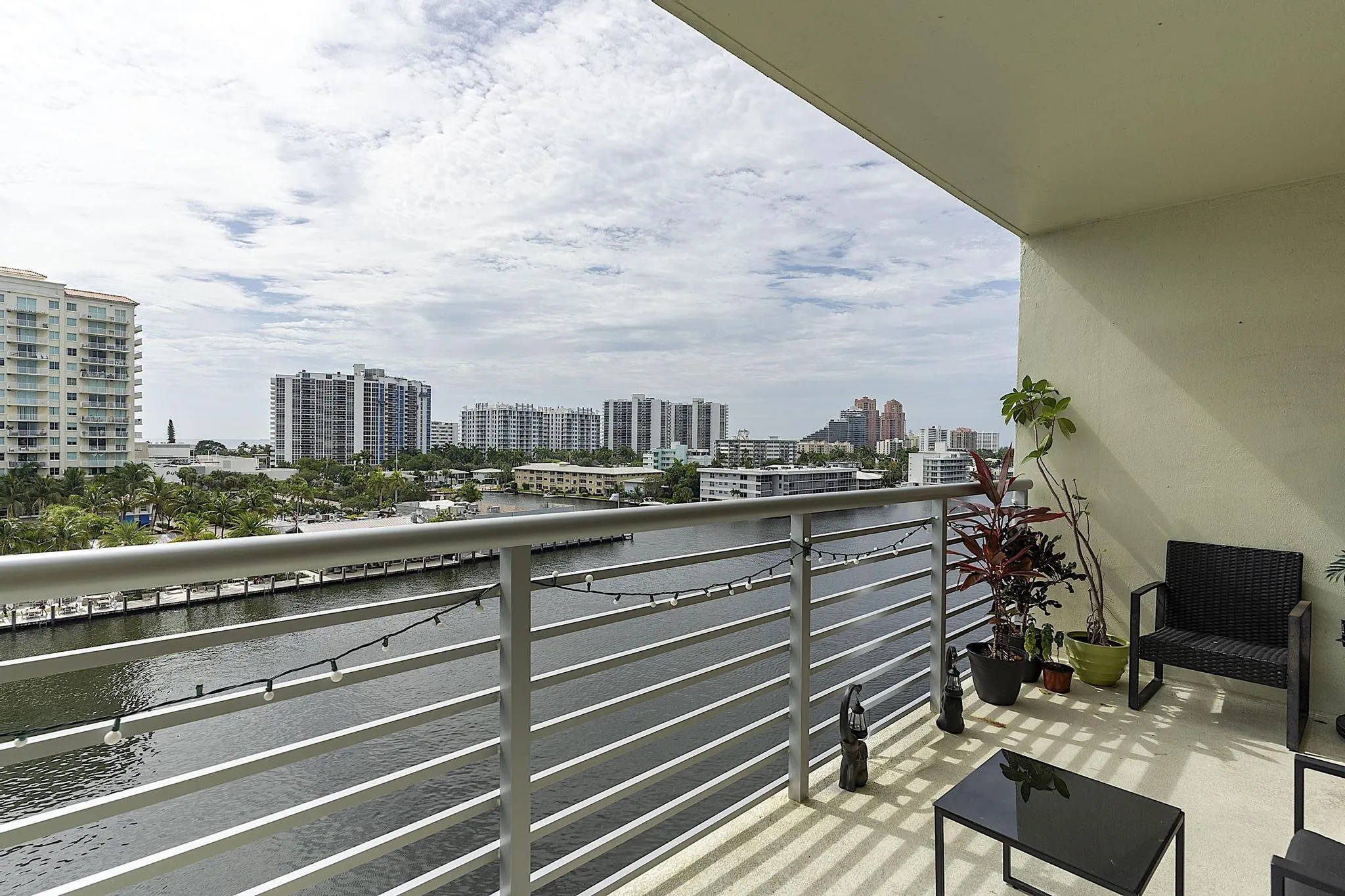 2900 NE 30th St - # 8J - 140