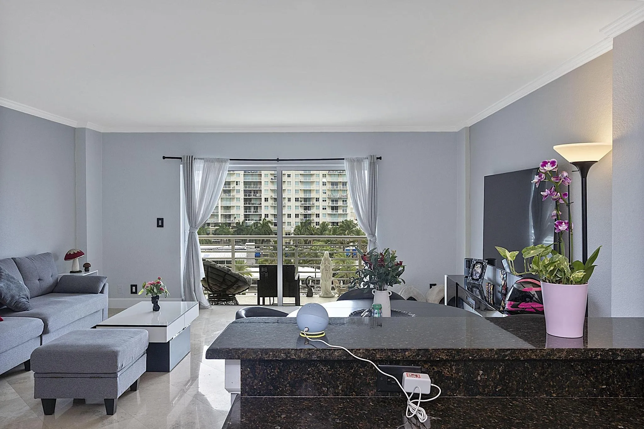 2900 NE 30th St - # 8J - 130