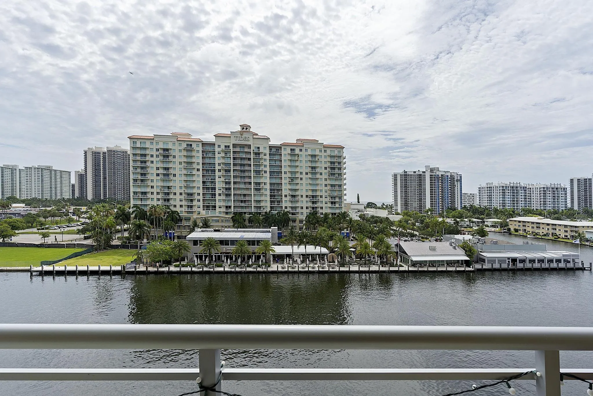 2900 NE 30th St - # 8J - 144