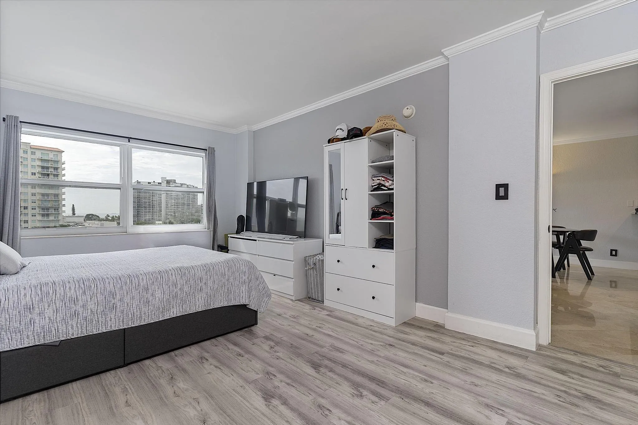 2900 NE 30th St - # 8J - 133