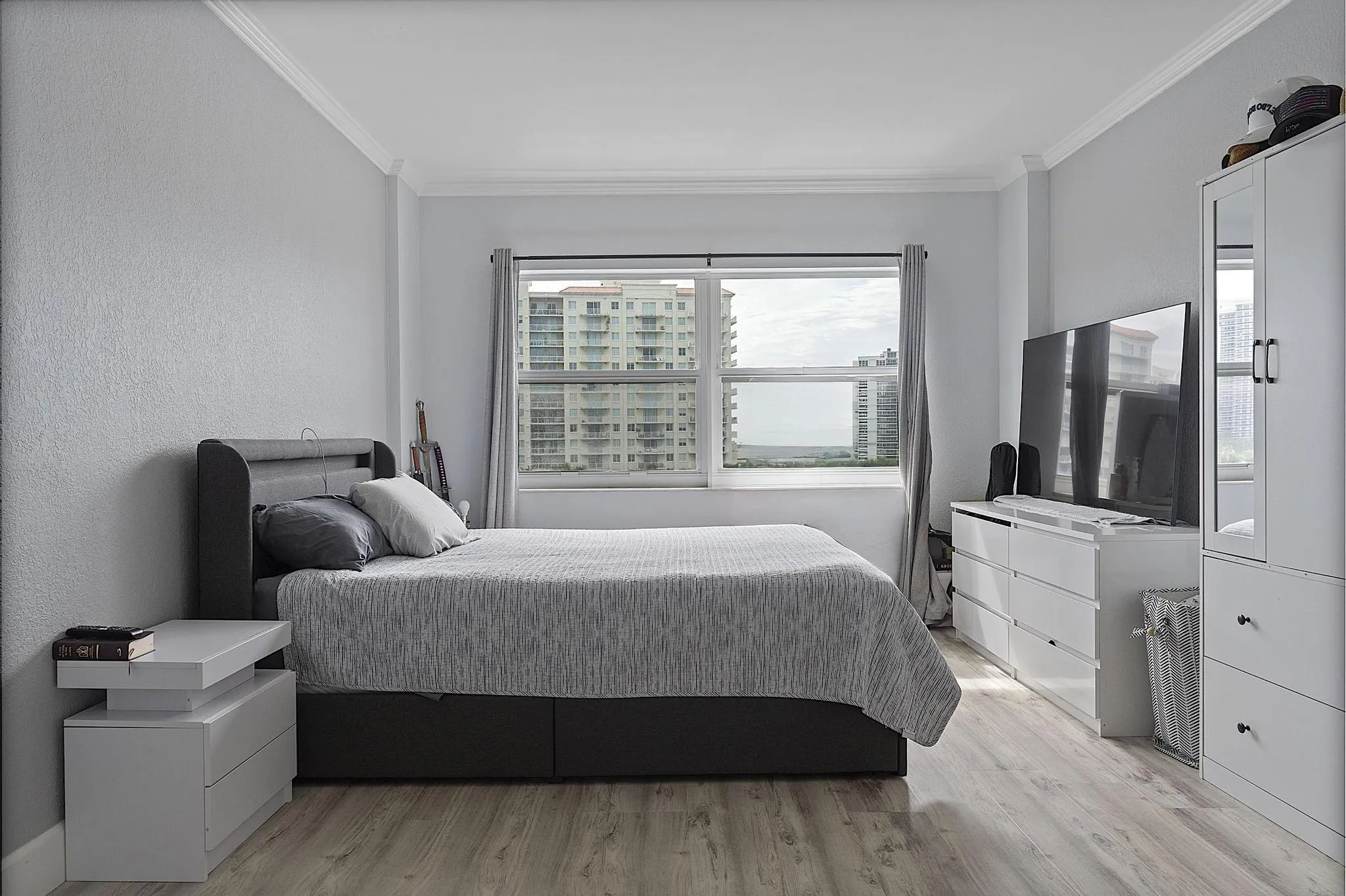 2900 NE 30th St - # 8J - 134