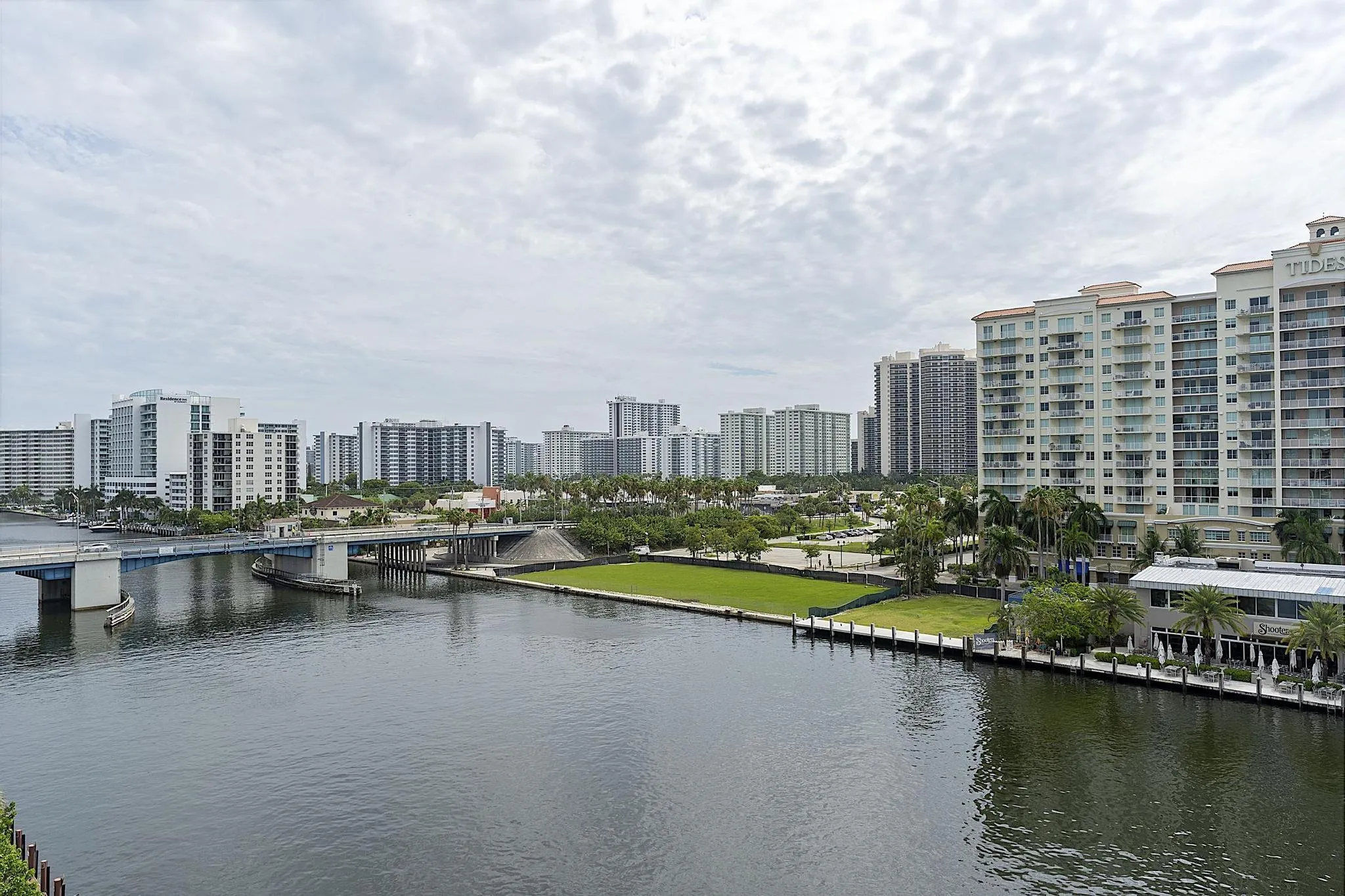 2900 NE 30th St - # 8J - 141