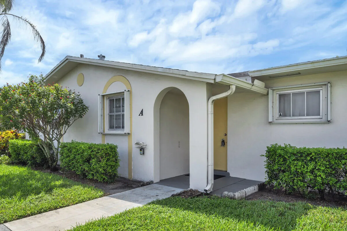 1 Exterior Front (9)