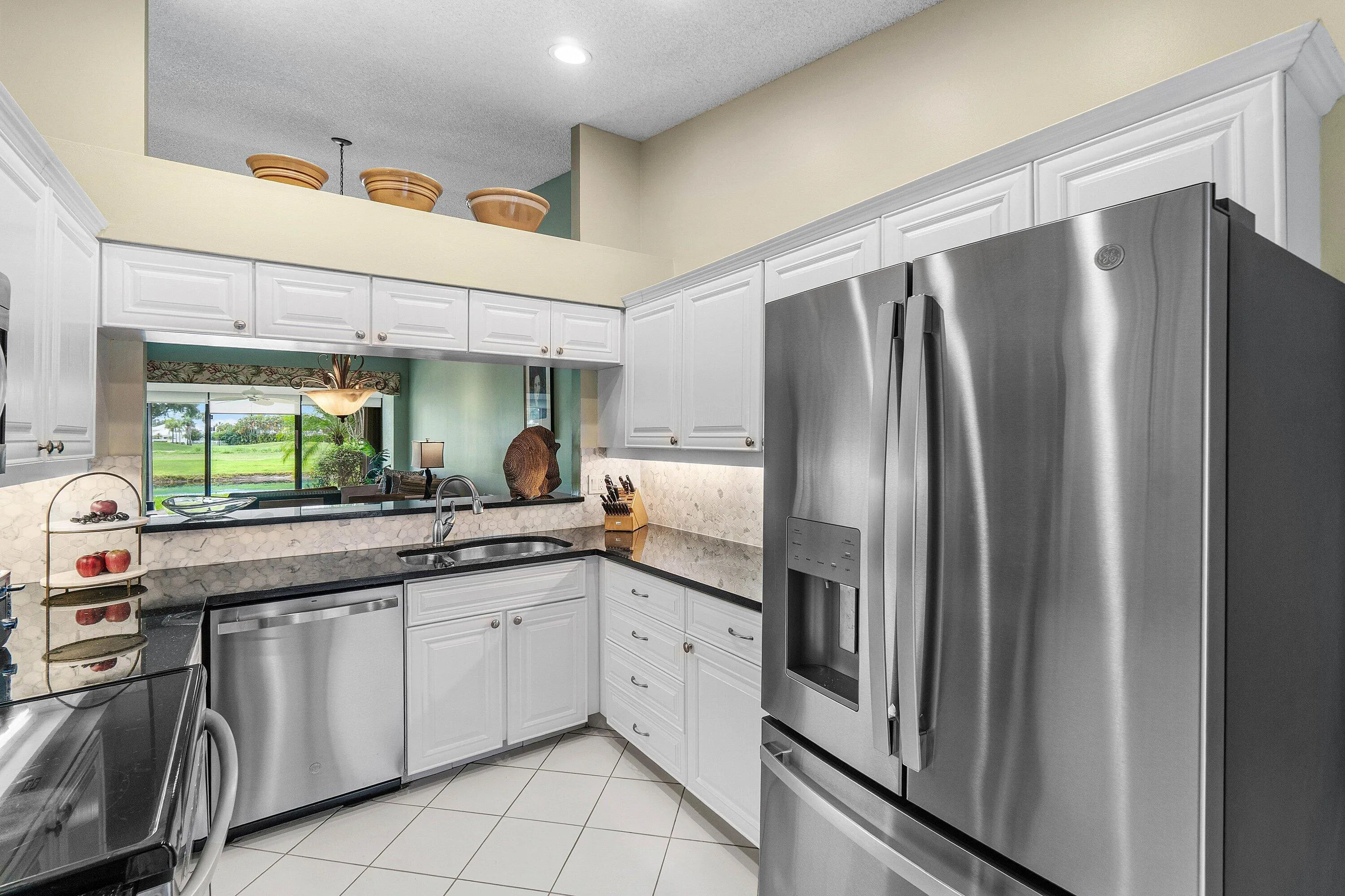 Vaulted Ceilings in Kitchen