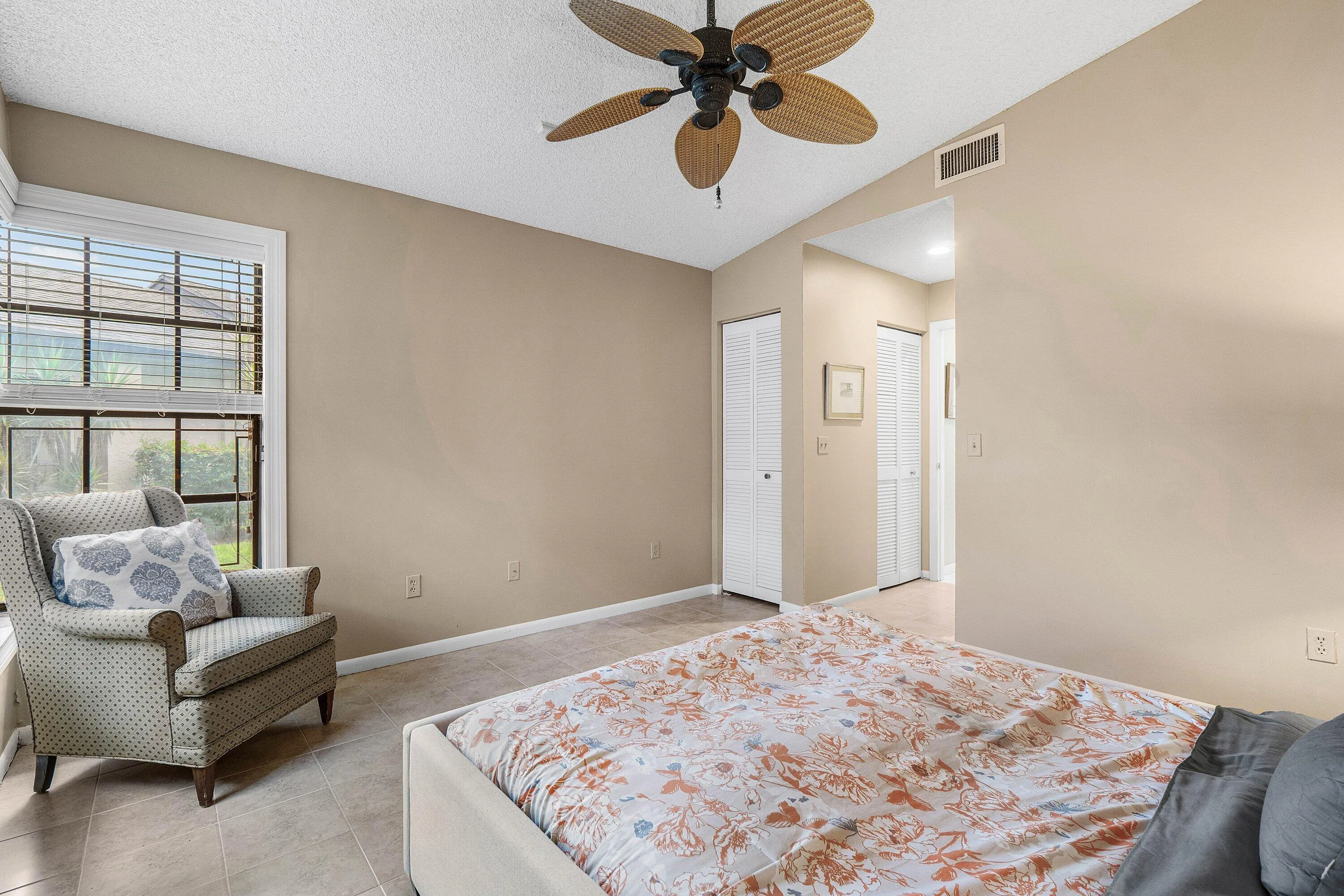 3rd Bedroom w/ Vaulted Ceilings