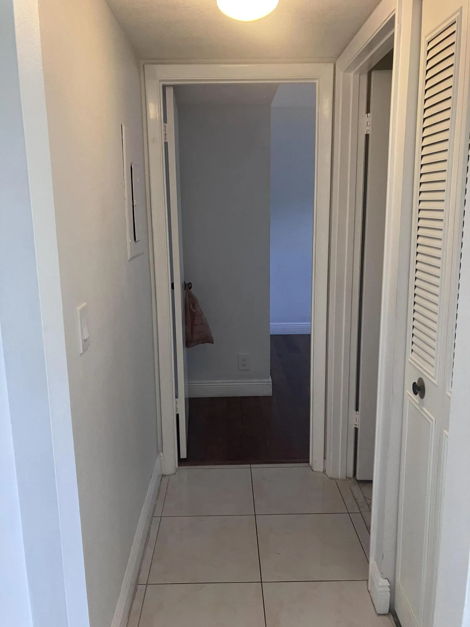 hall way to 2nd BR