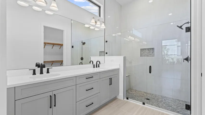 Owner's Bath