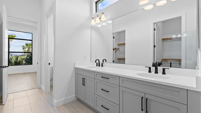 Owner's Bath