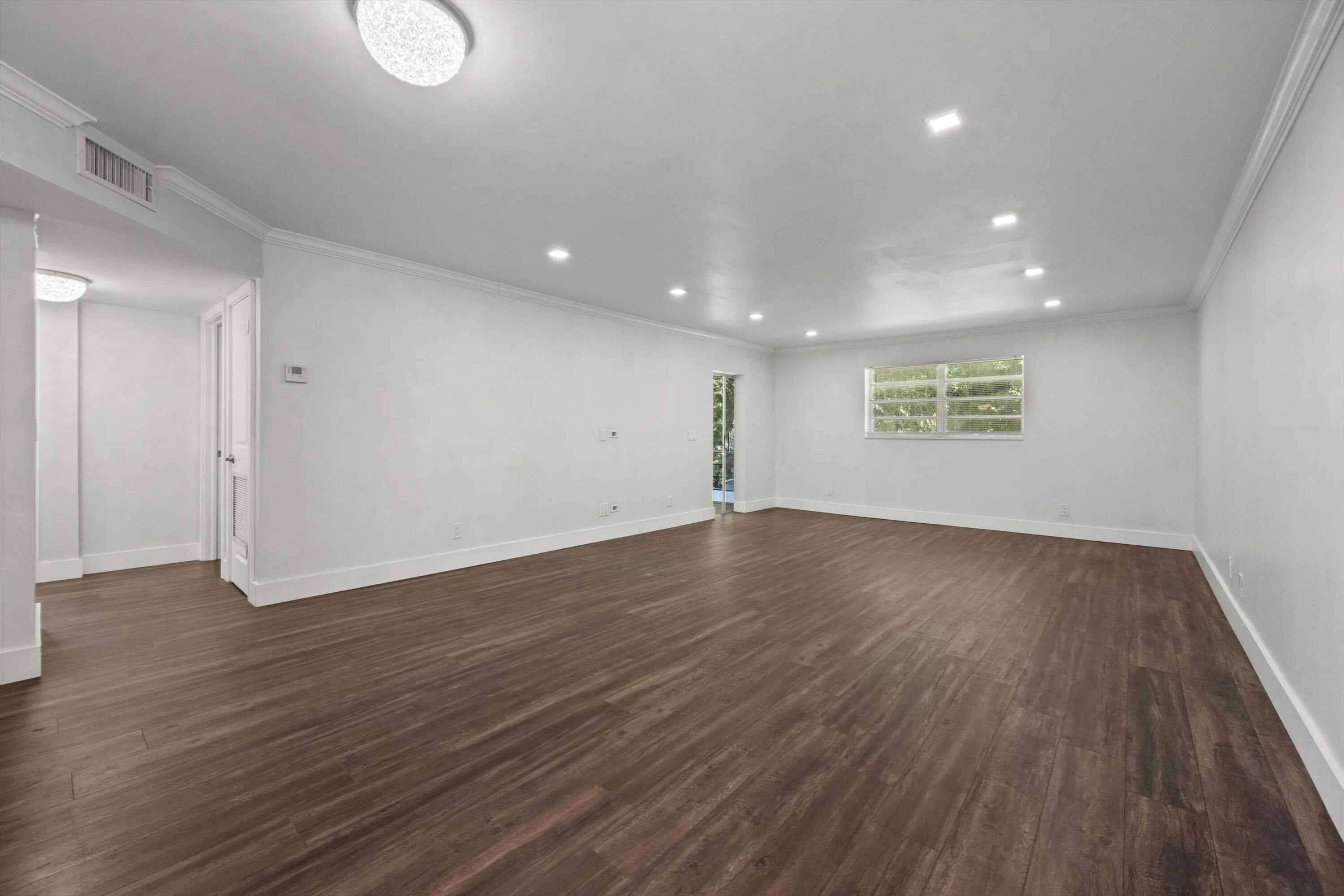 Living/Dining Area