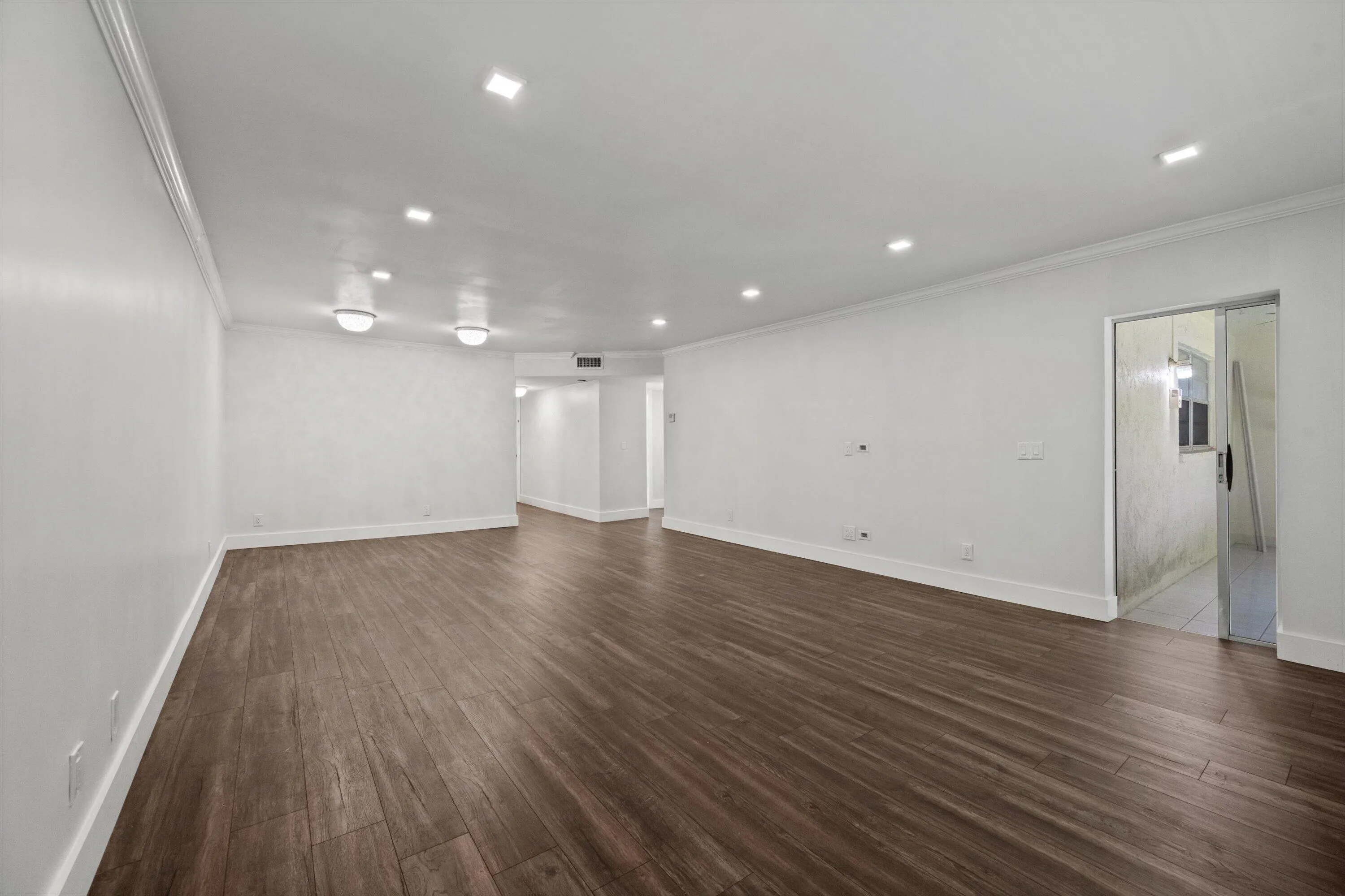 Living/Dining Area