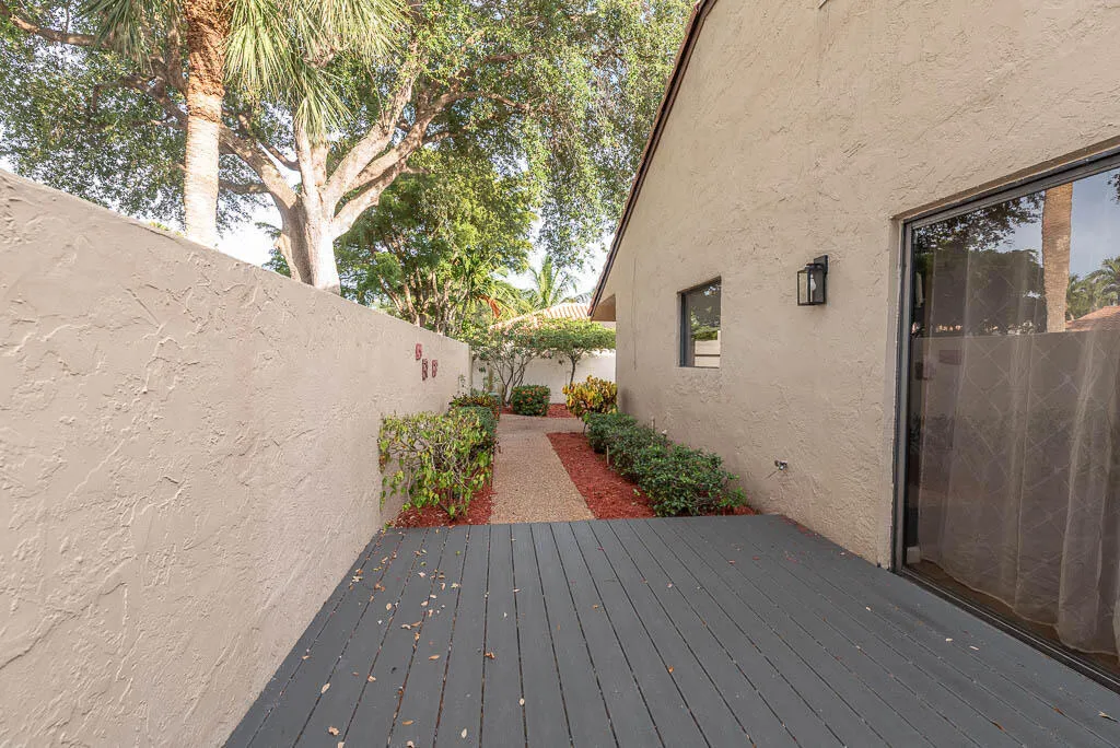 20250813-6876 Palmar Court-0022