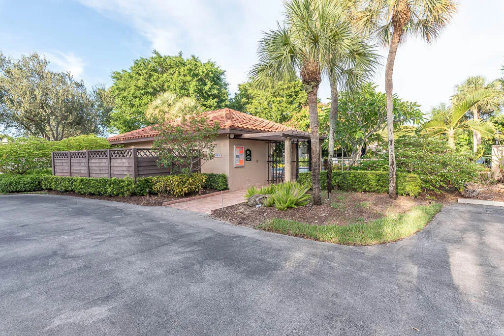 20250813-6876 Palmar Court-0006
