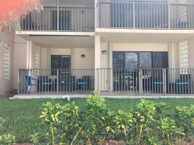 1401 marina 102 Patio 1