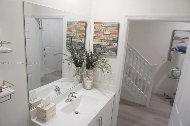 Full bathroom on the first floor.