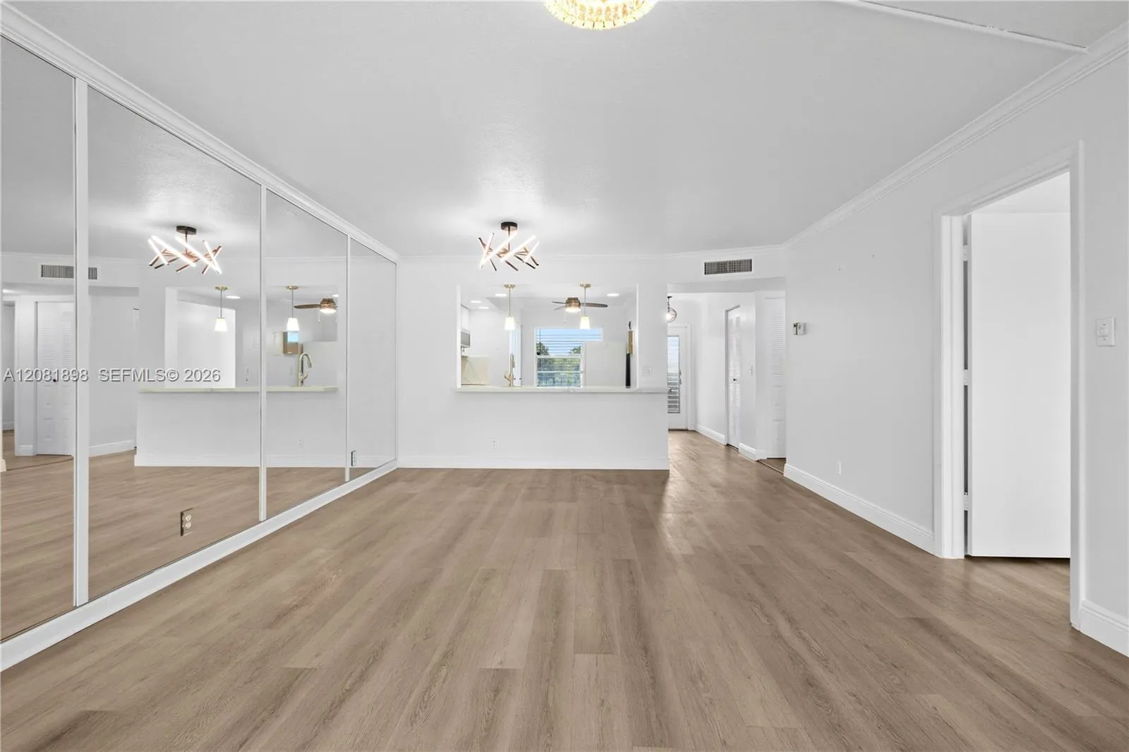 Dining/ Living Room