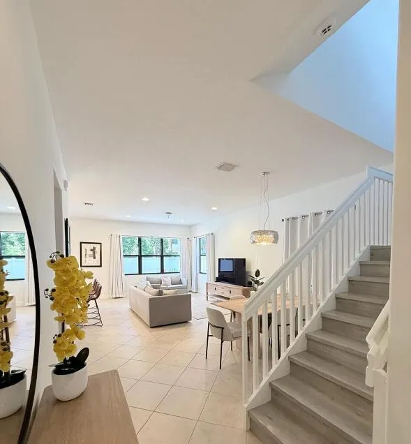 Foyer 6