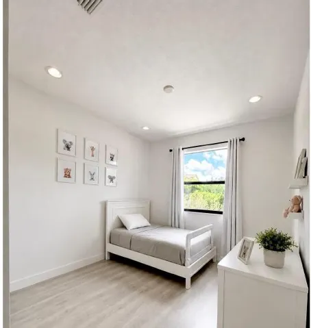 1st room