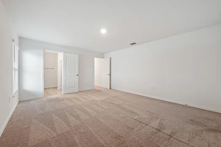 790 NW Kingston St-17