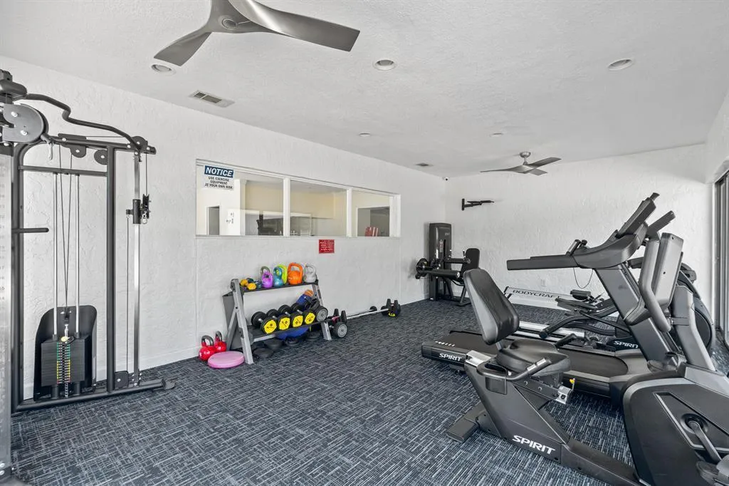 2700 Casita 214 GYM I