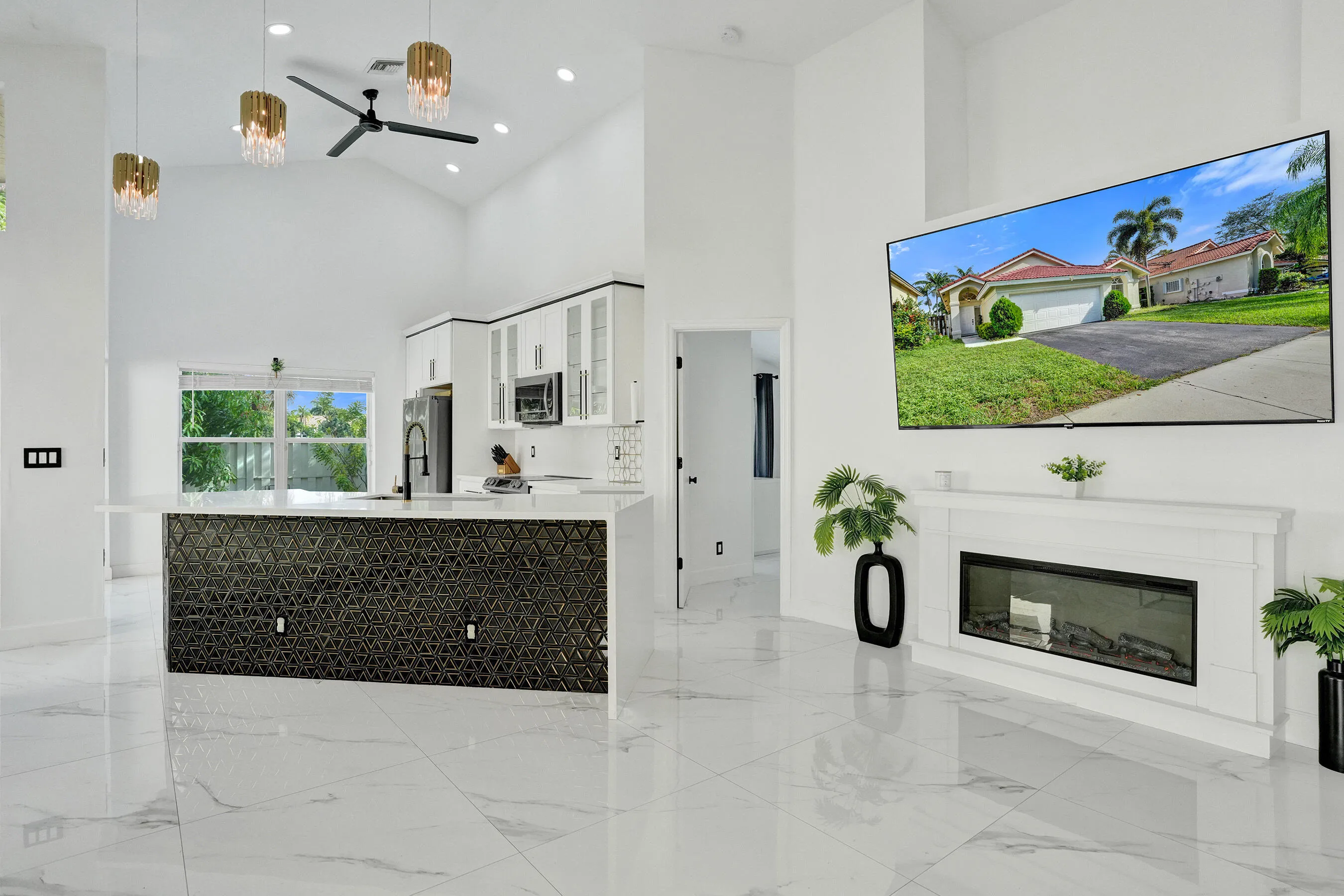 Large Kitchen Islan