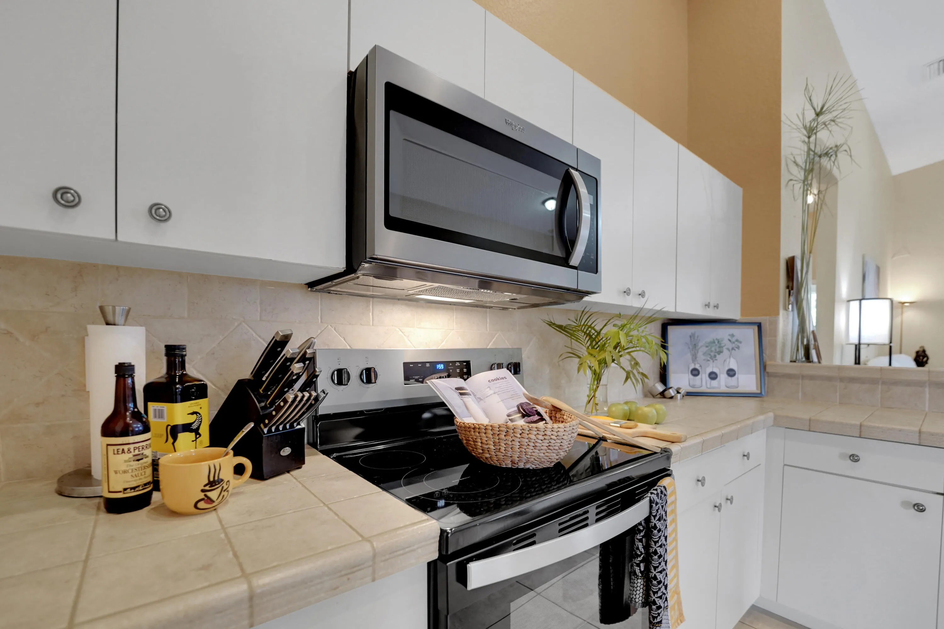 brand new microwave & stove