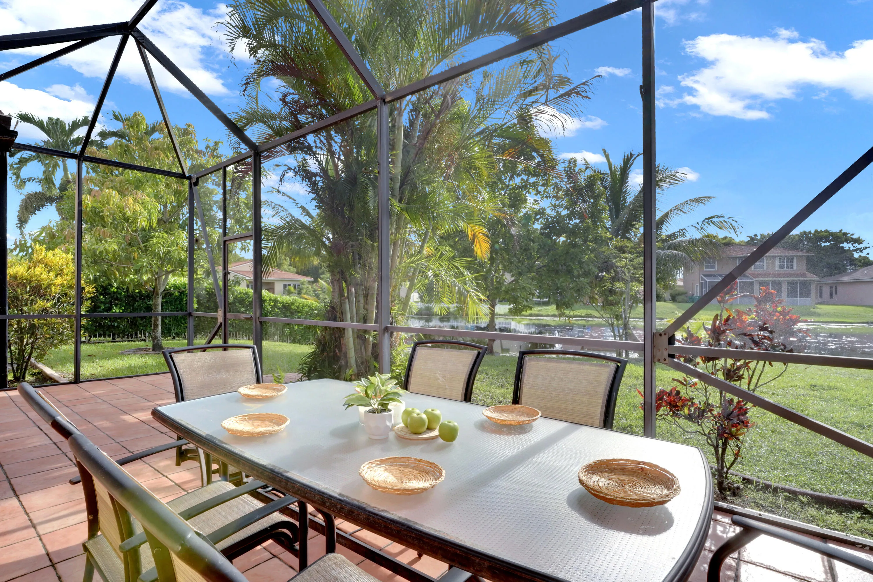 entertaining in this screened patio is a breeze