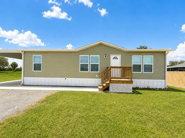 Sunny Manufactured Home with Porch