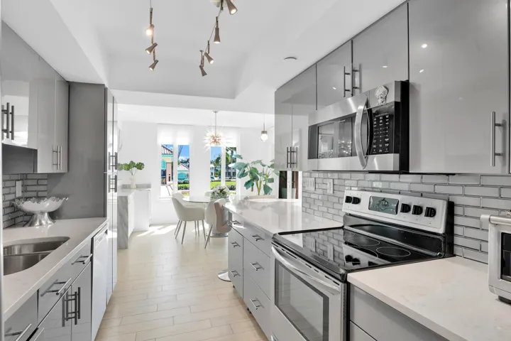 Mizner Court, 120 SE Fifth Ave, 235, Boc