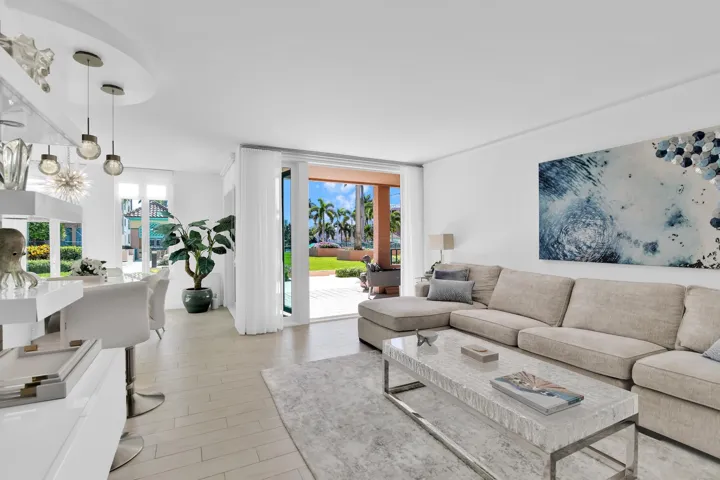 Mizner Court, 120 SE Fifth Ave, 235, Boc